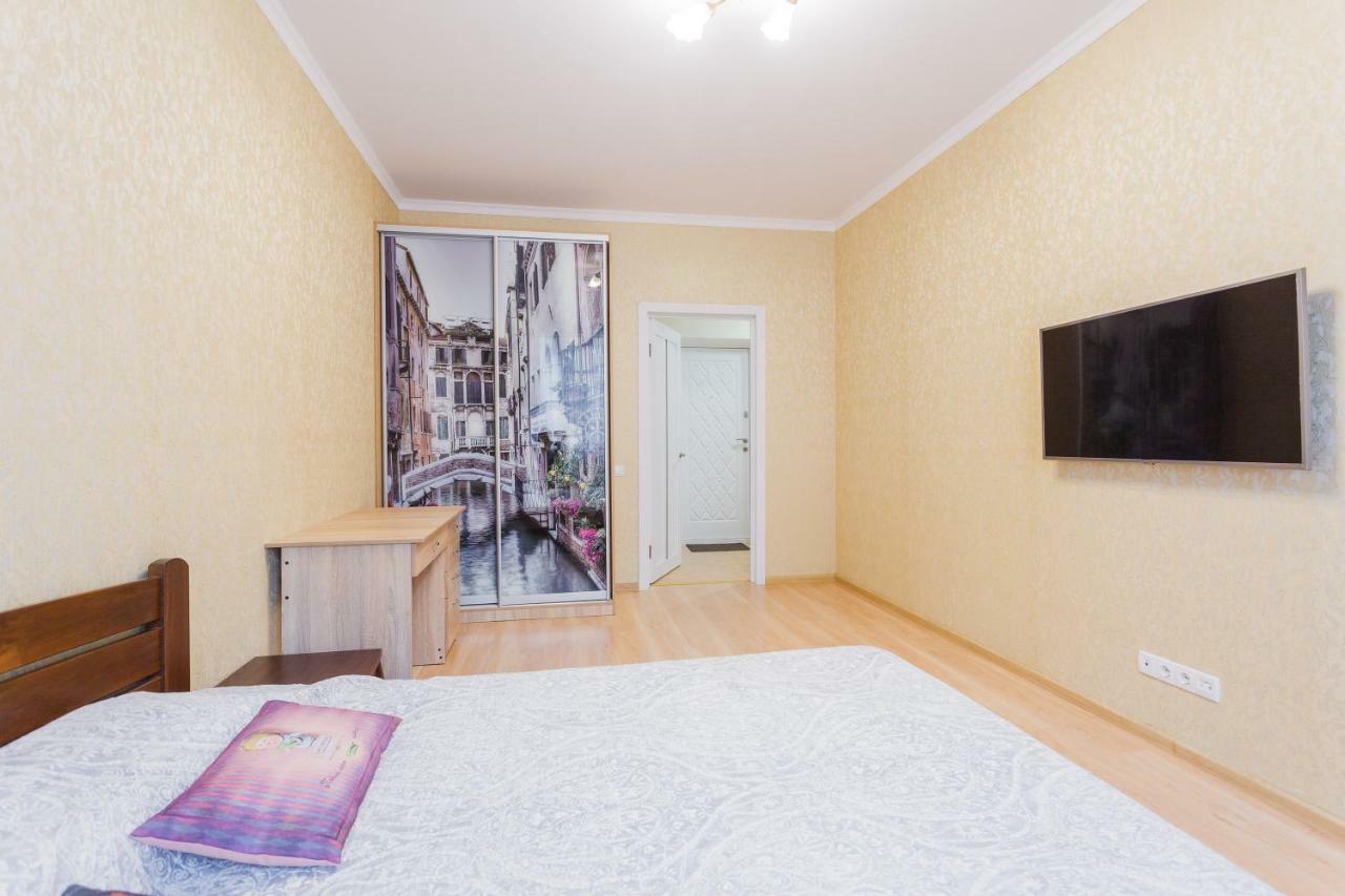 Business Class Apartment At Lomonosova Kiev Buitenkant foto